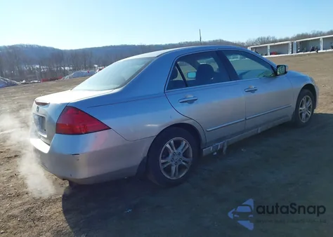 2006 Honda Accord 2.4 Ex z USA, uszkodzony, nr VIN 1HGCM55756A095647